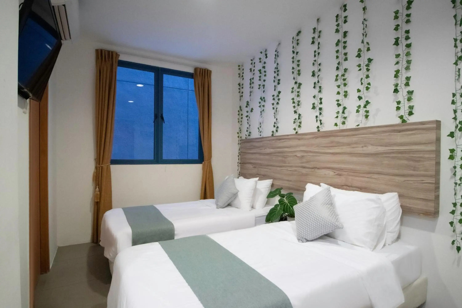 Victoria Hotel, a NuVe Group Collection