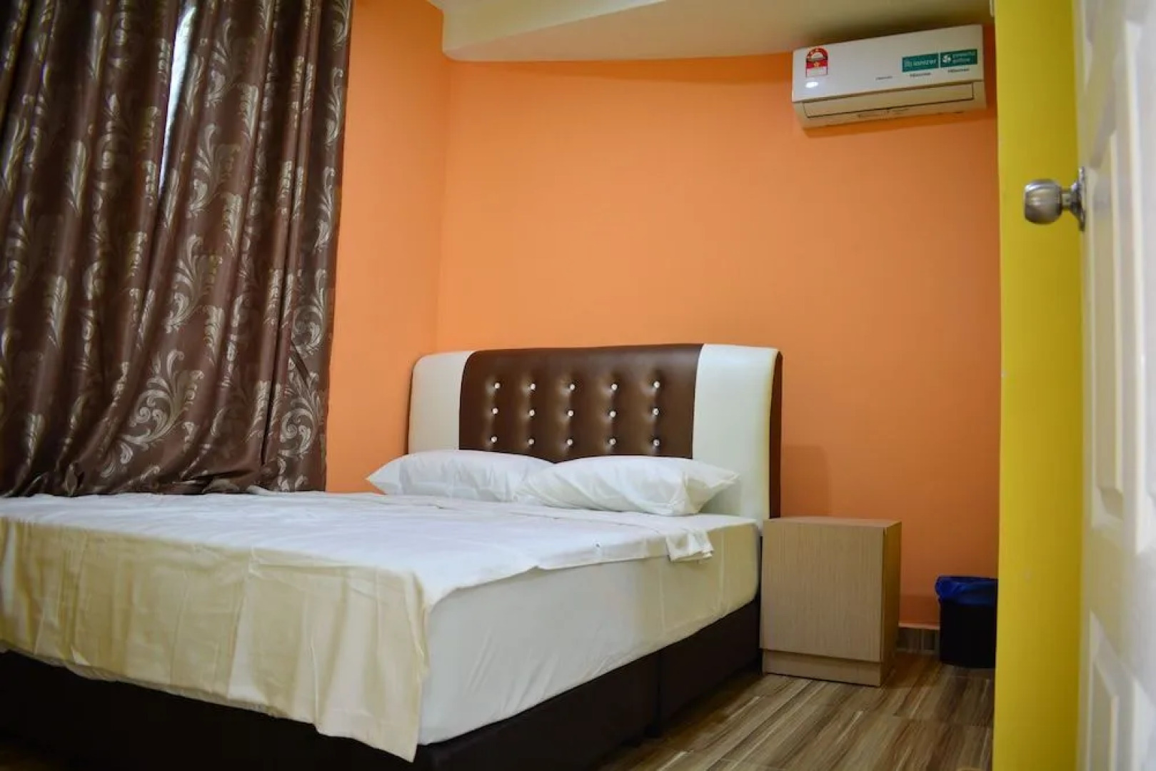 One 5 Residence Homestay