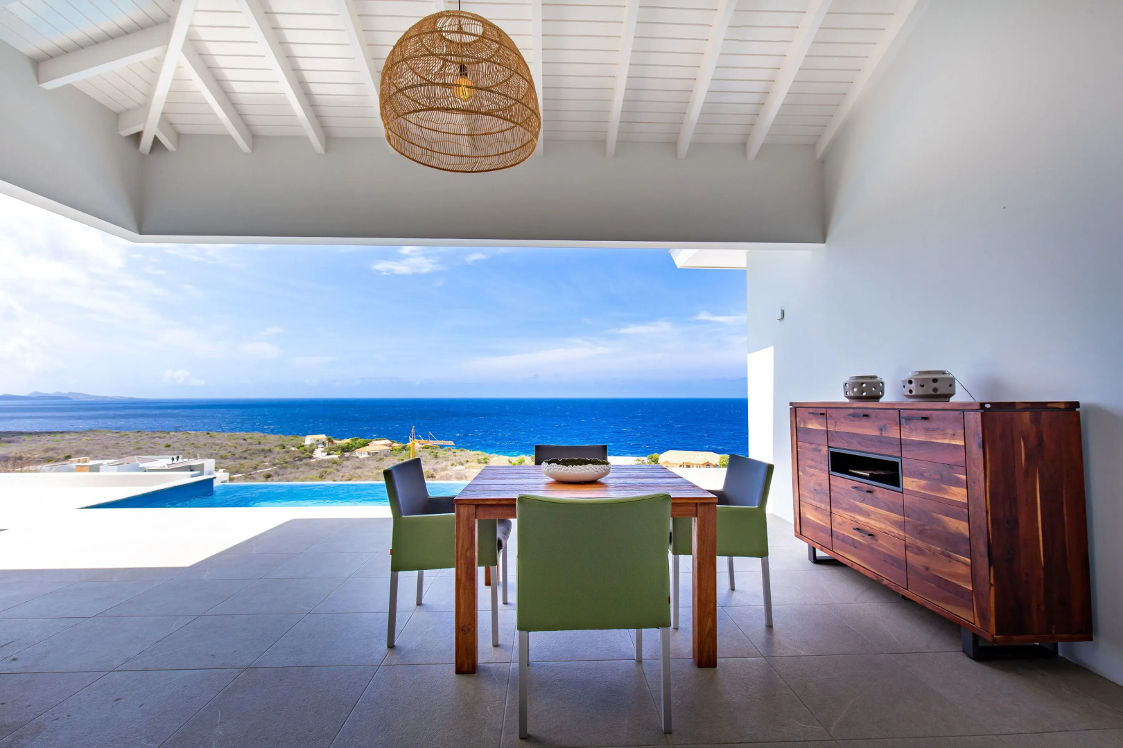 270 Ocean View From Private Infinity Pool - Colourful & Modern Villa