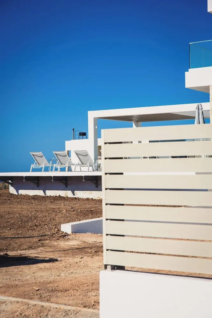 Starlight Villa Guro - 4bd, 4ba, 4min To Beach