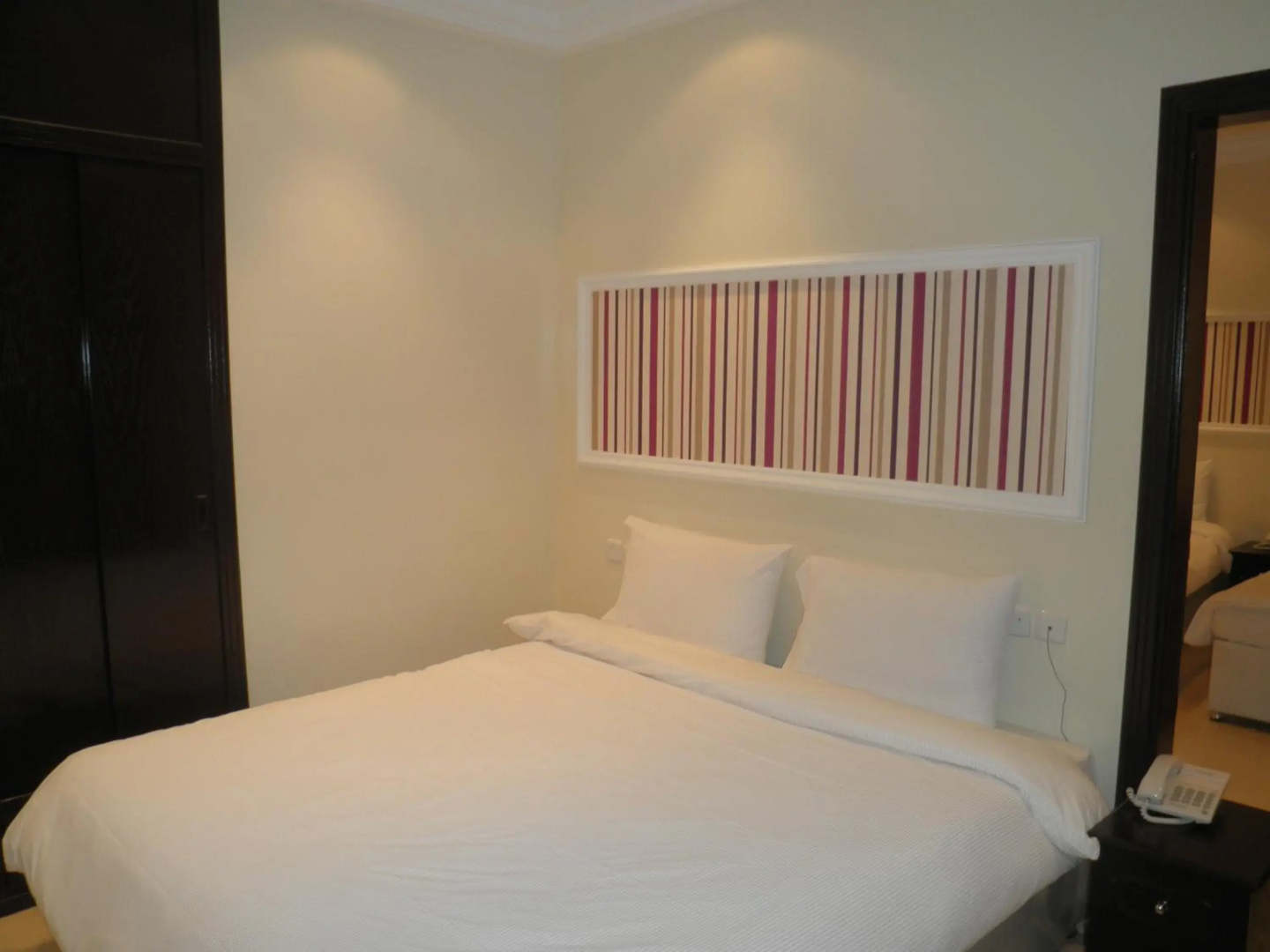 Marina Royal Hotel Suites