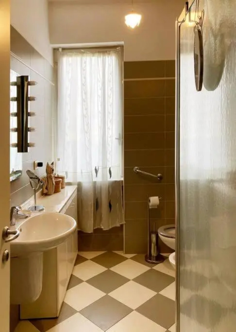 Serene and spacious Lakeview Retreat with terrace