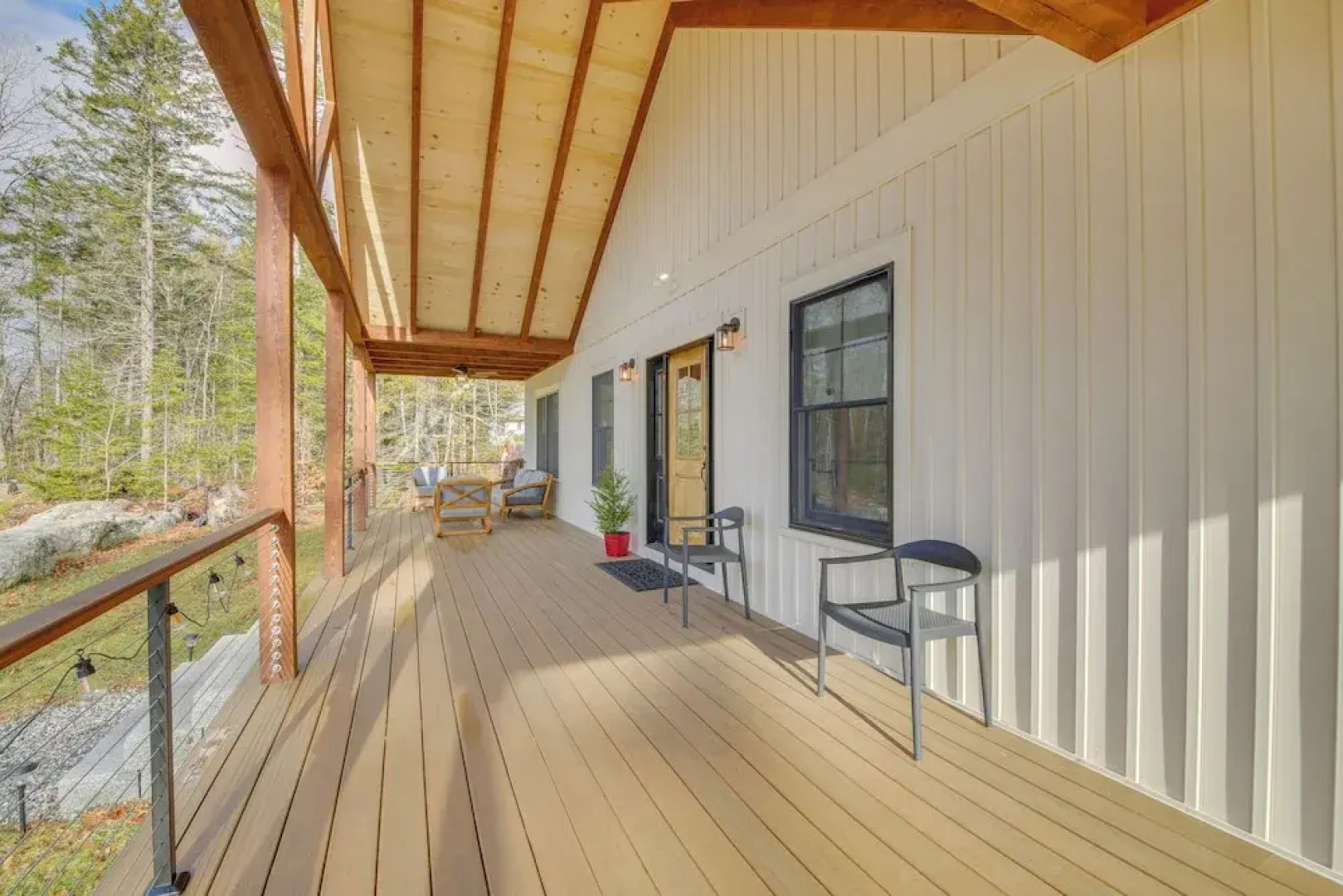 4 Mi to Boothbay Harbor: Quiet Retreat w/ Deck