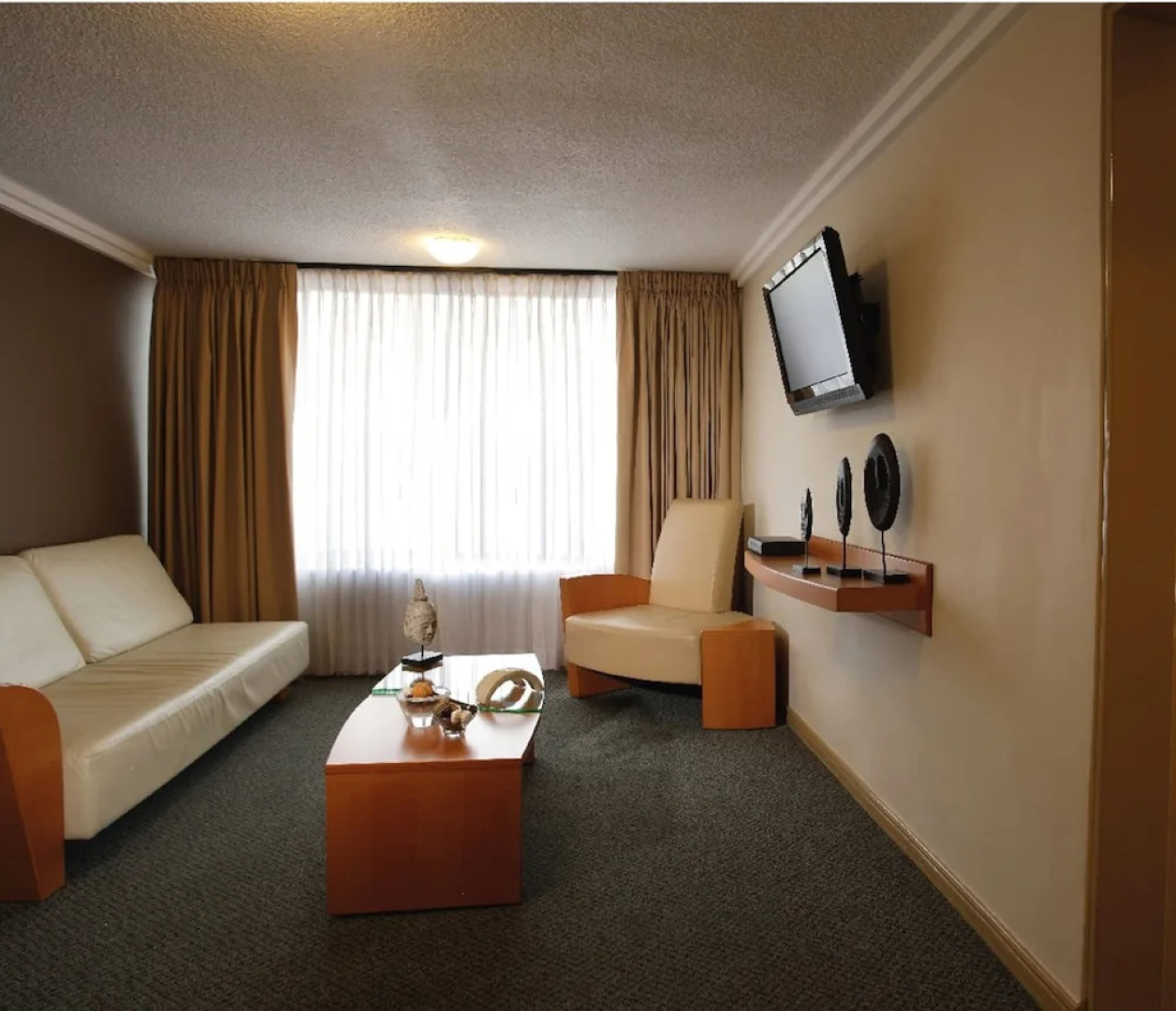 El Dorado Hotel