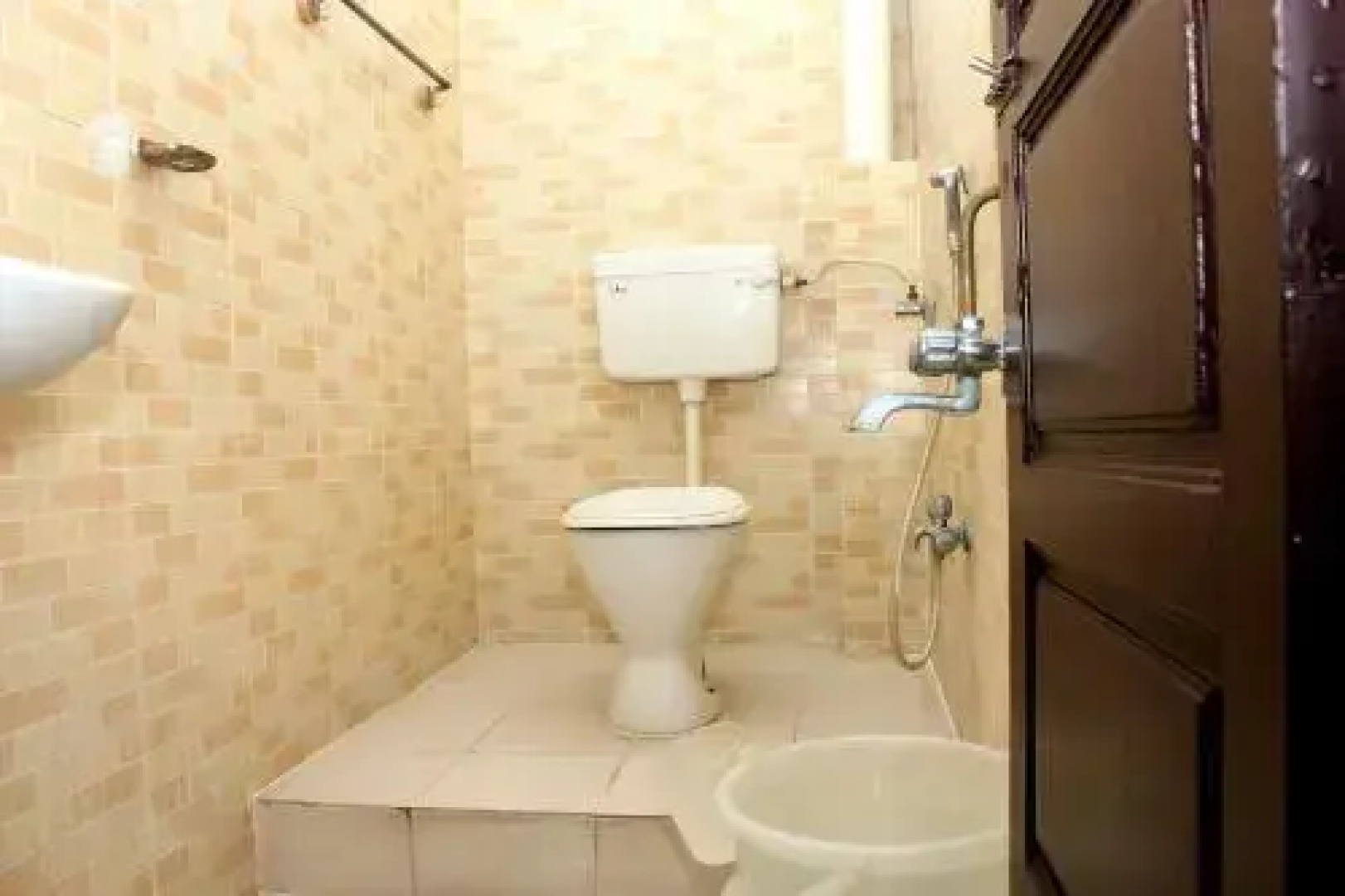 Aakaash Hotel
