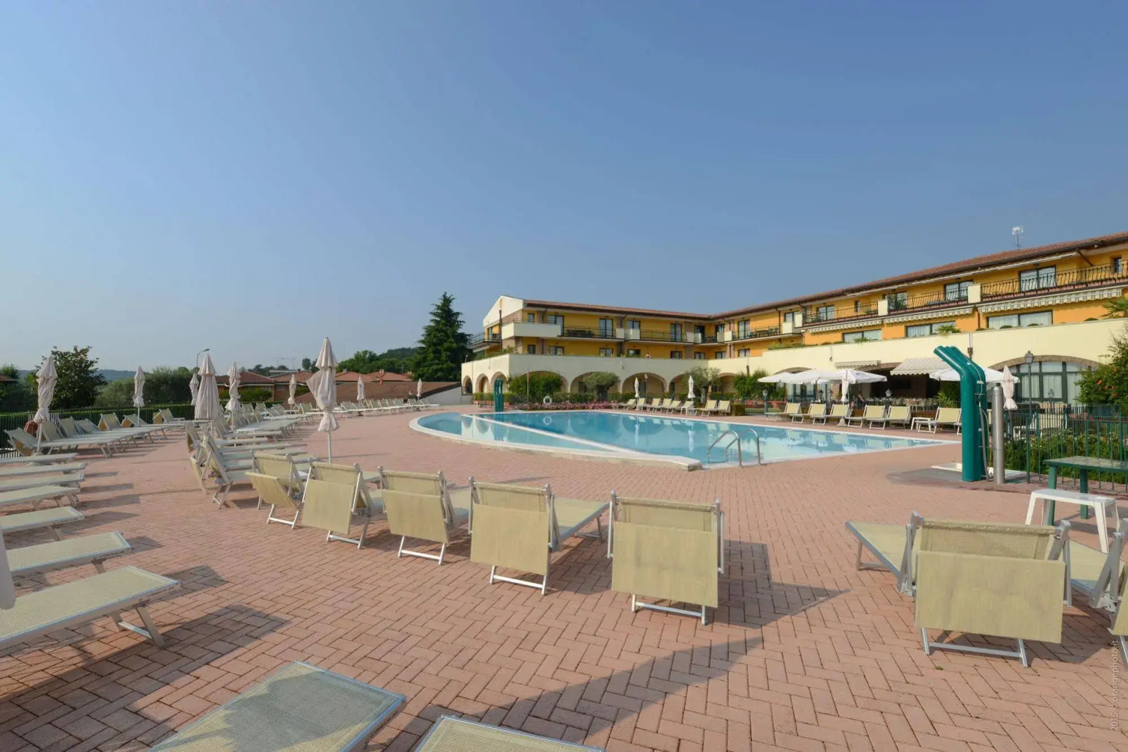 Le Terrazze Sul Lago Residence & Hotel