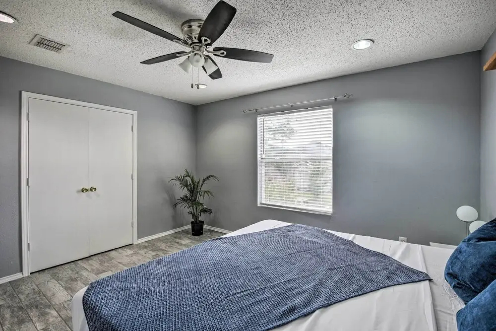 Sleek Rockwall Home Near Dtwn Dallas & Lake!