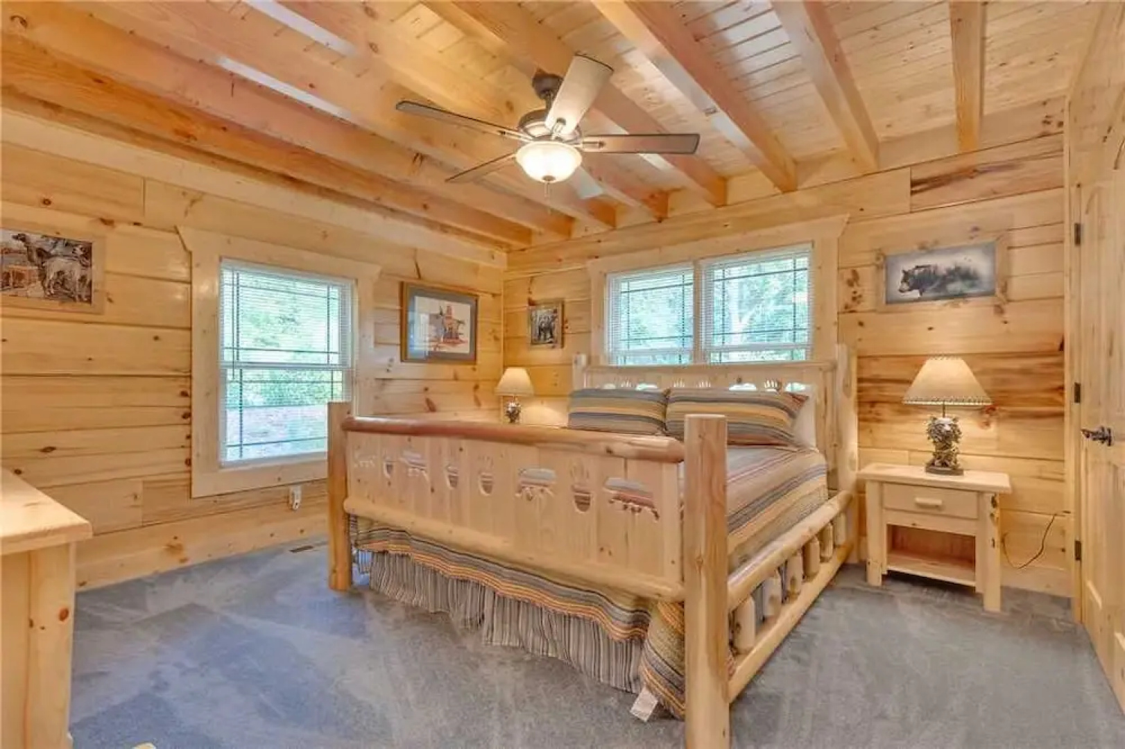 Lone Wolf Lodge - Three Bedroom Cabin
