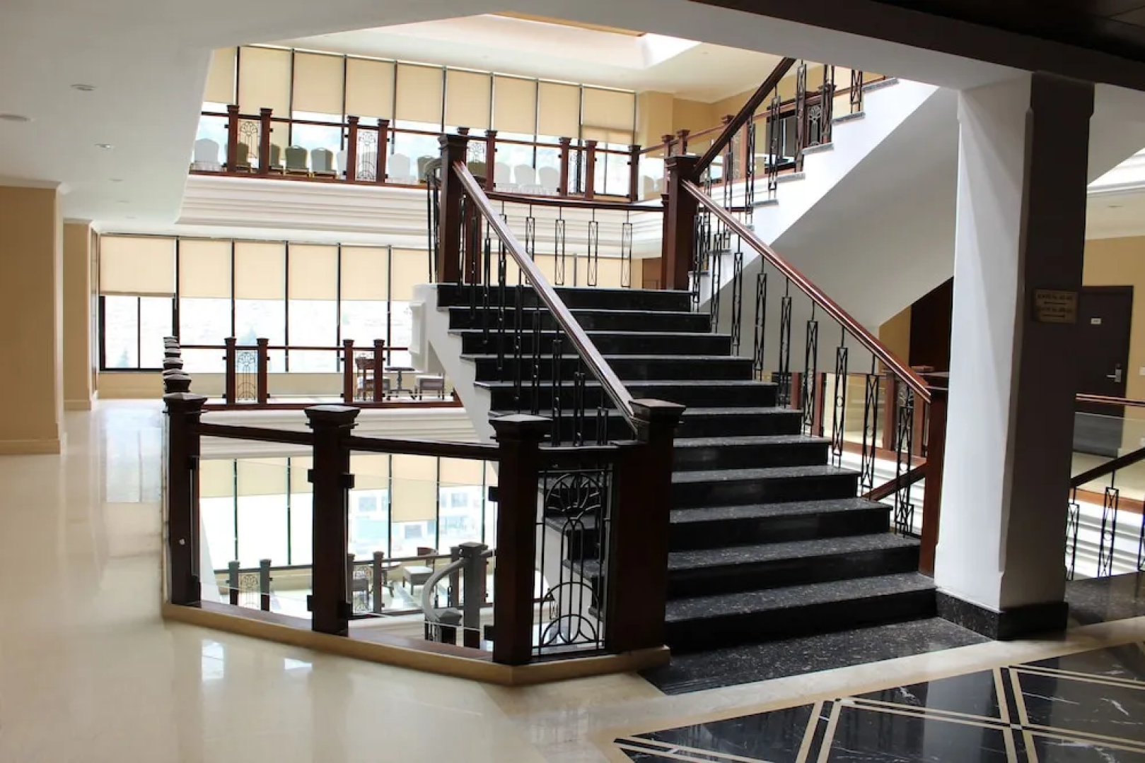Ariya Hotel