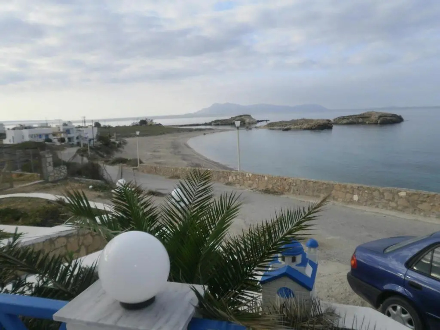 Blue and White Studios & Apartments