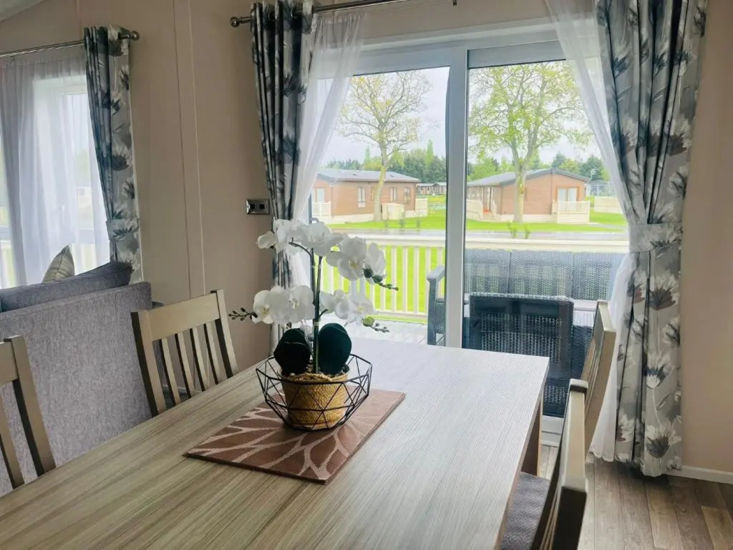 Moore Lodge with Hot Tub