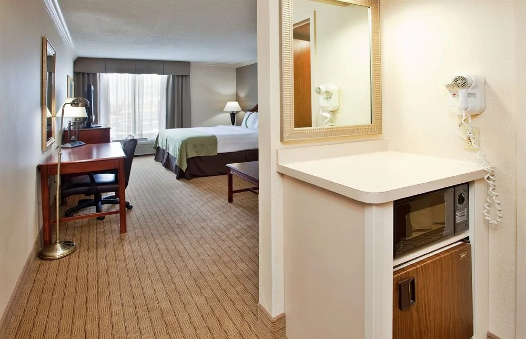Holiday Inn Express & Suites St. Louis South - I-55