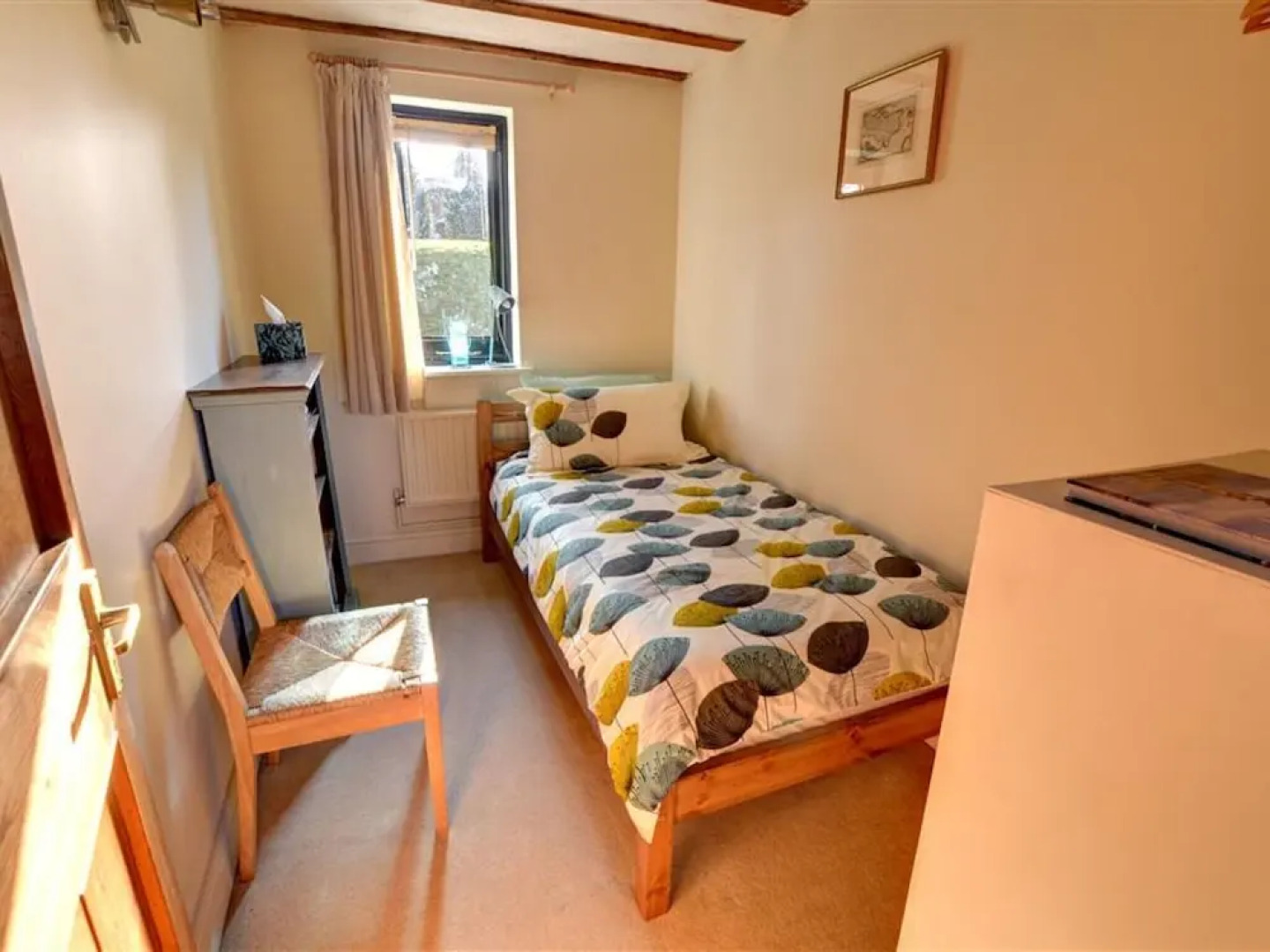 Converted Barn With Excellent Wooden Beams, High Ceiling and a Cosy Terrace