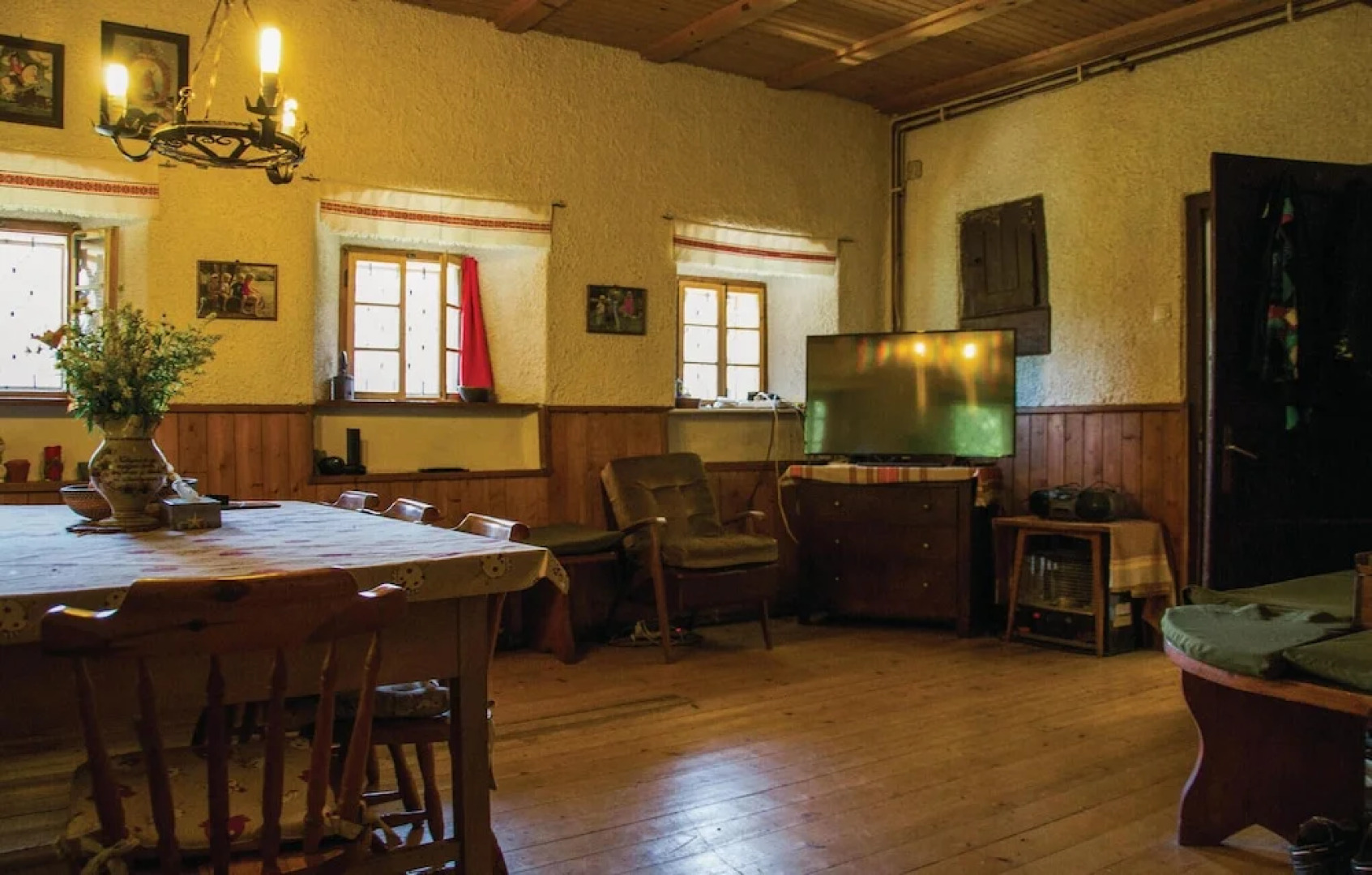 Amazing Home in Vrhnika With Wifi and 2 Bedrooms