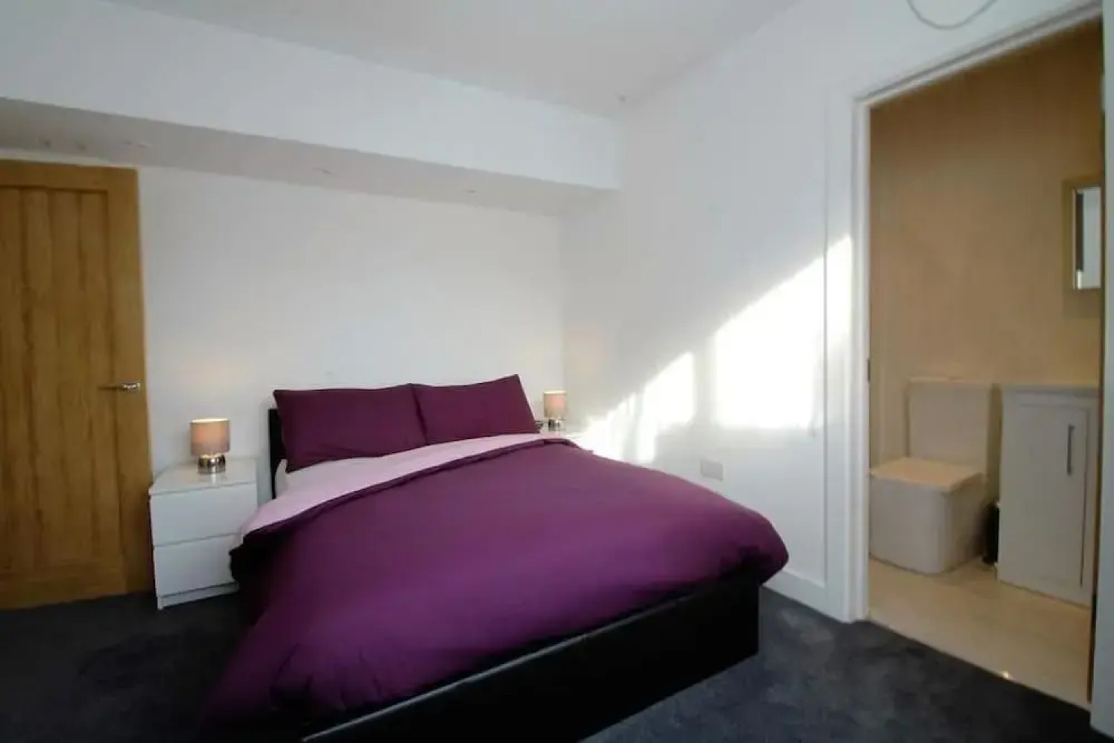 Exquisite 3 Bed apartment near Heathrow