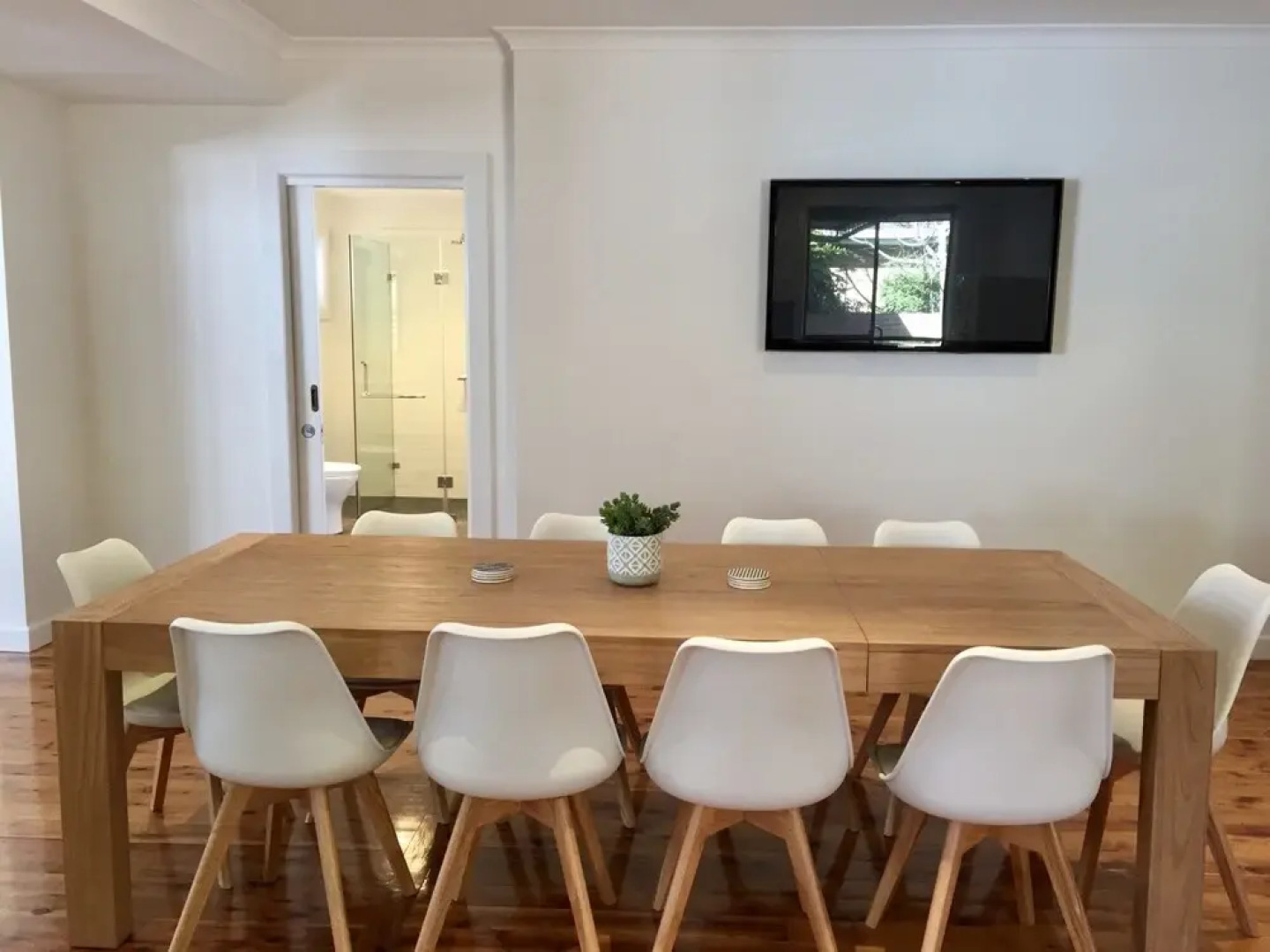 The White House & Retreat