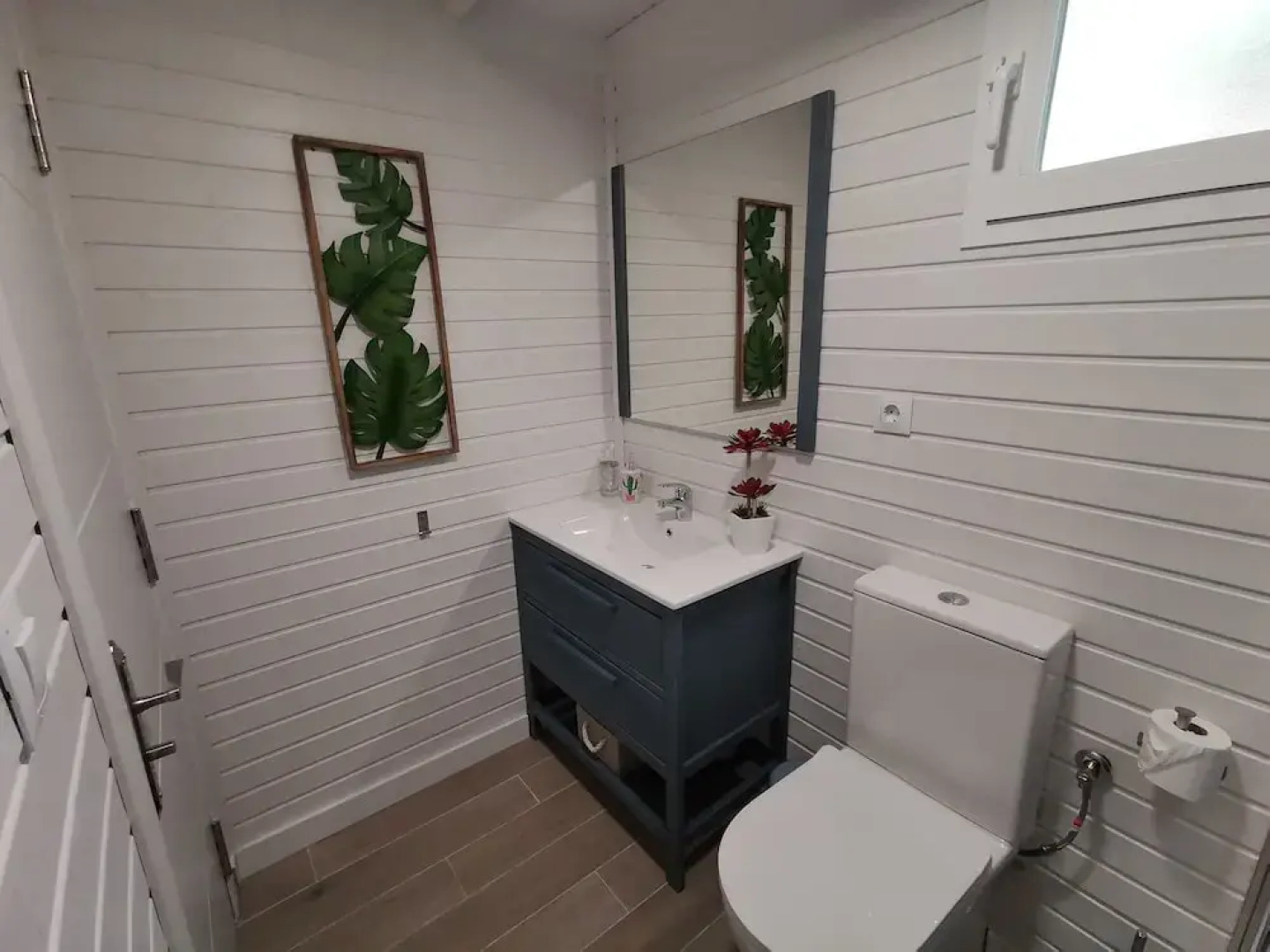 Casa Orilla el Lago by JITKey