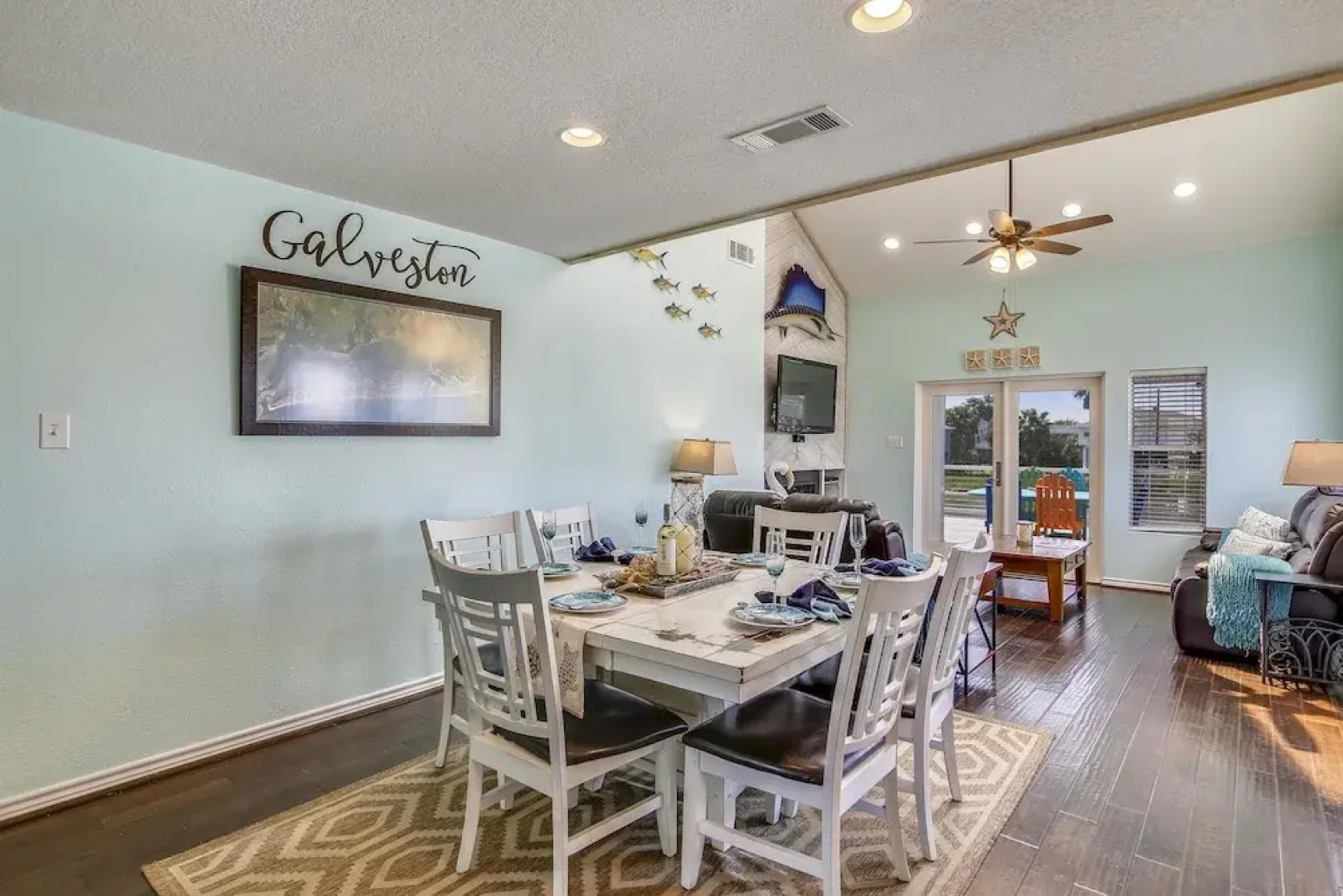 Jamaica Cove 4 Bedrooms 2.5 Bathrooms Home