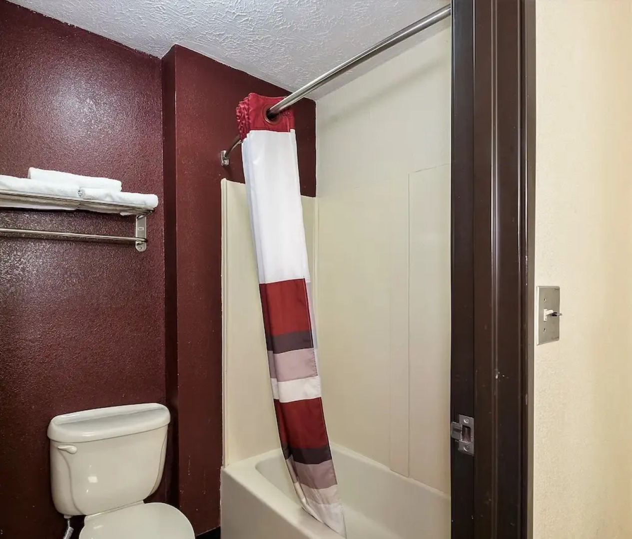 Red Roof Inn & Suites Hermitage