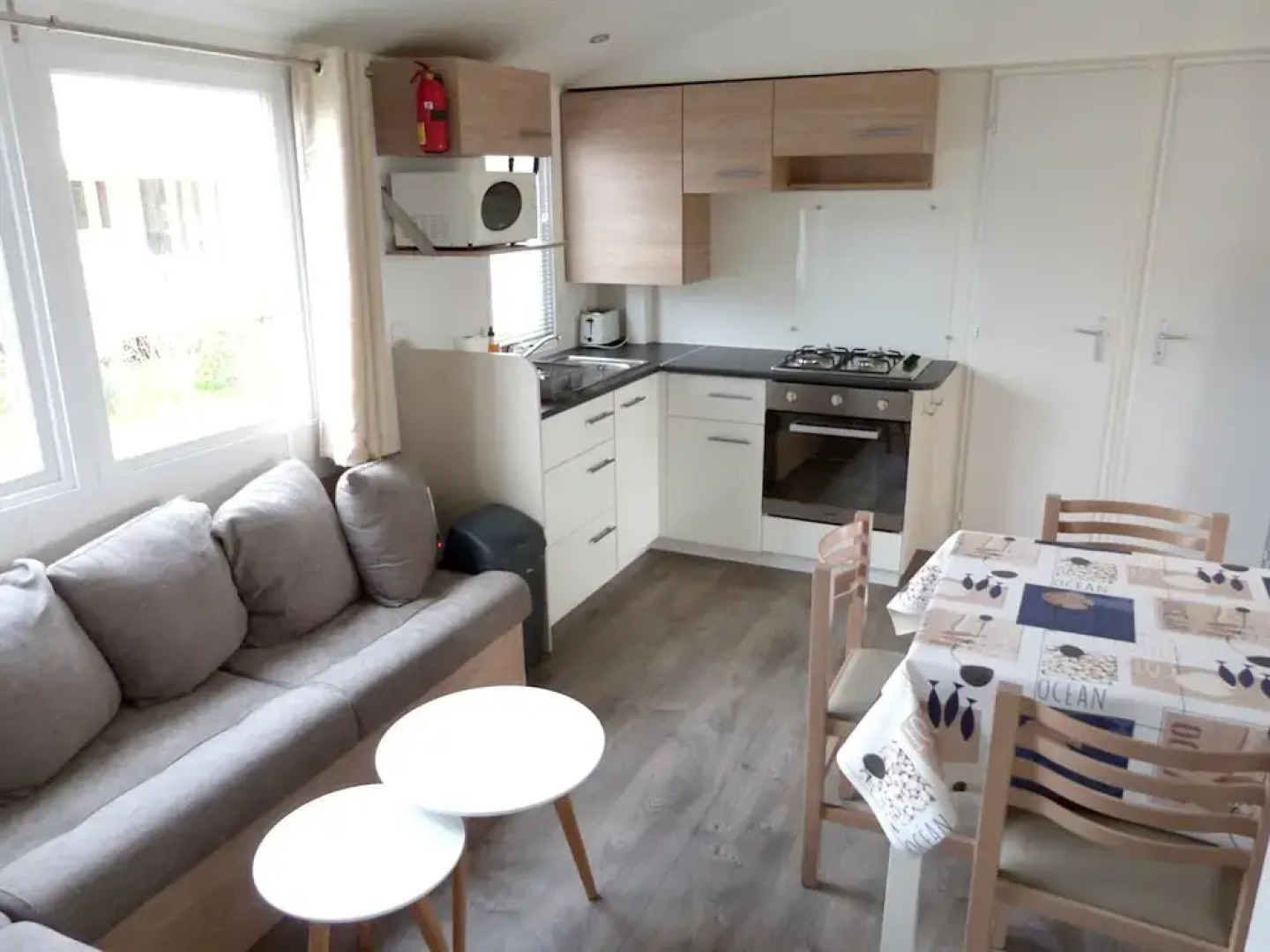 Bungalow With 3 Bedrooms in Les Mathes, With Pool Access and Furnished