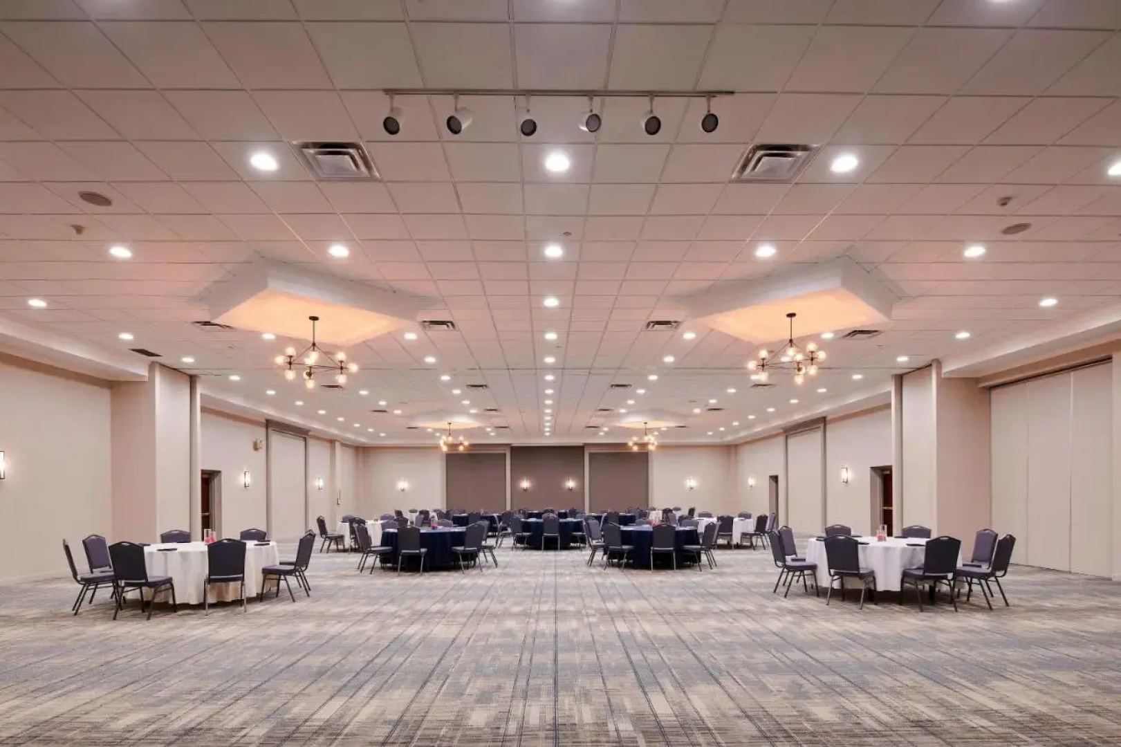 Clarion Hotel & Conference Ctr