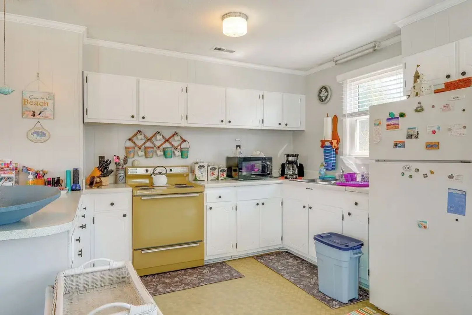 1 Mi to Avalon Pier: Charming Coastal Cottage!