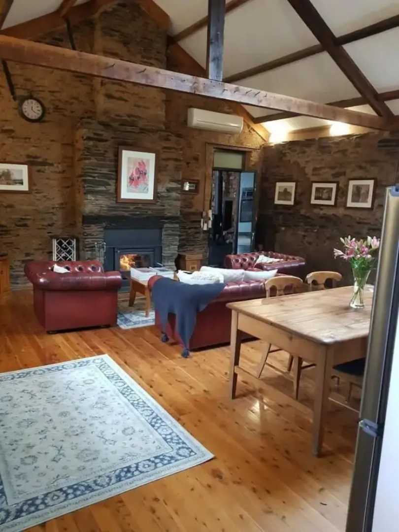 Redwood Studio - Adults Only