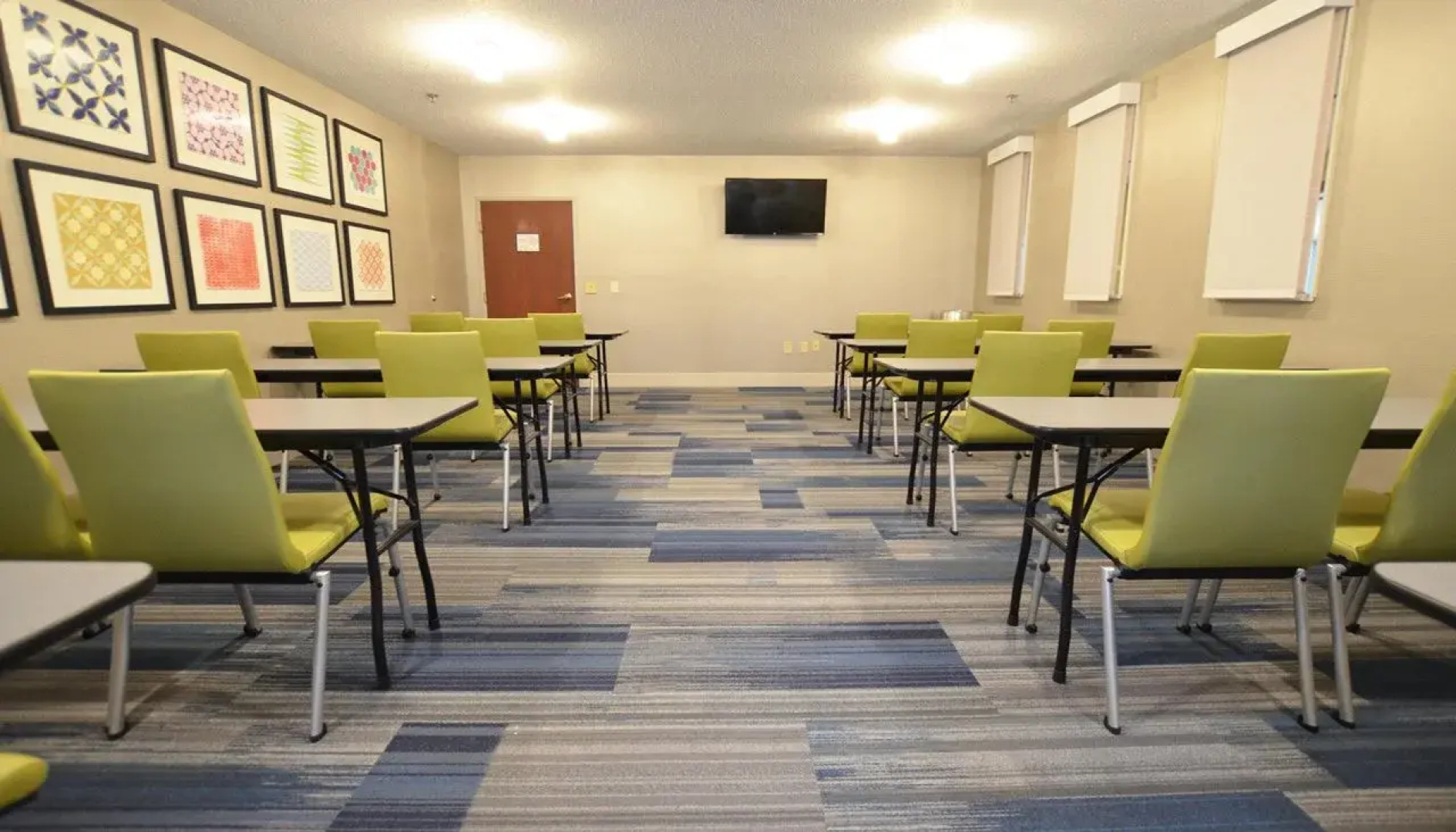 Holiday Inn Express Pittsburgh-Bridgeville by IHG
