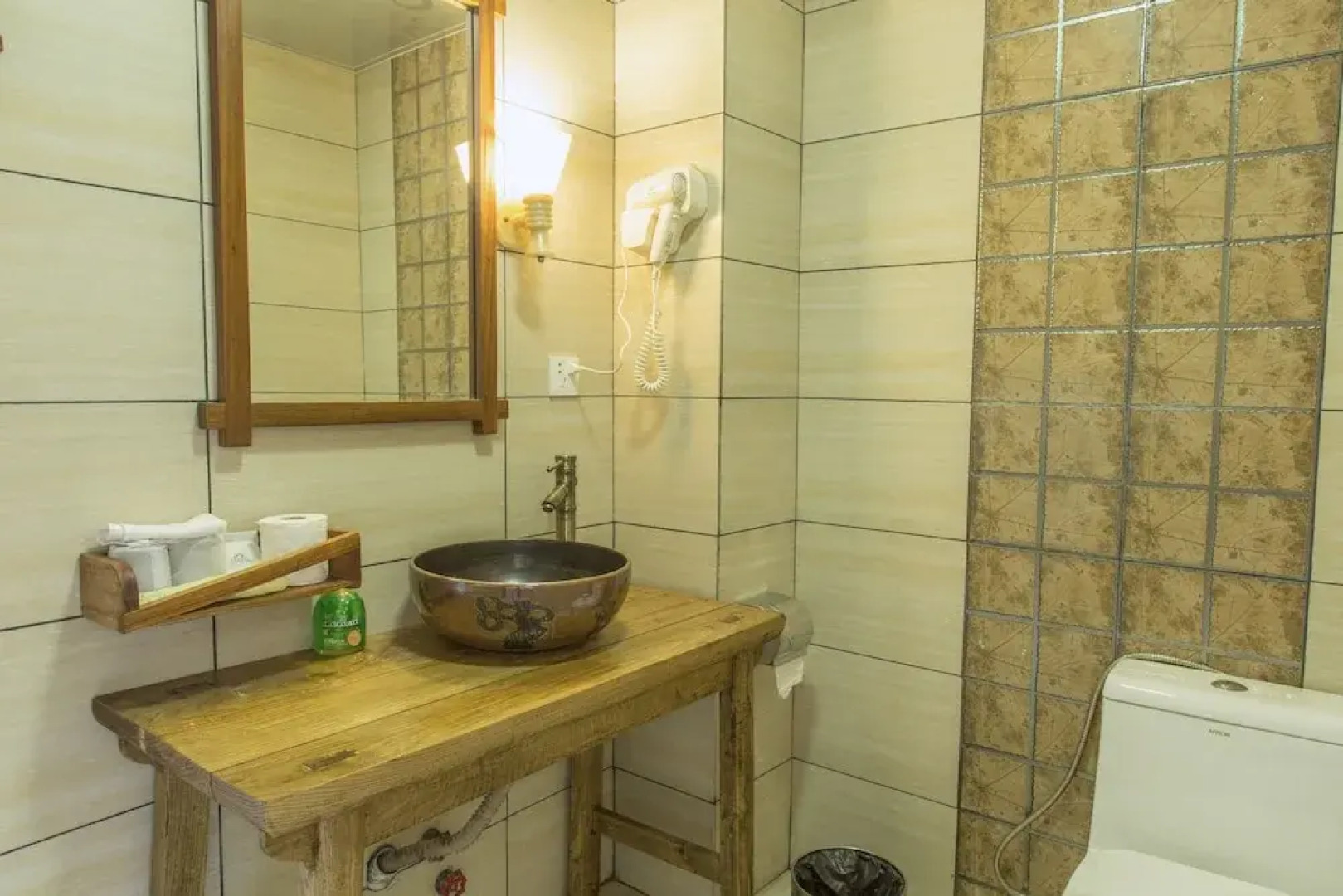 Snow Lion Riverside Resort