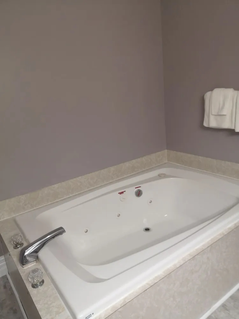 Seaport Inn