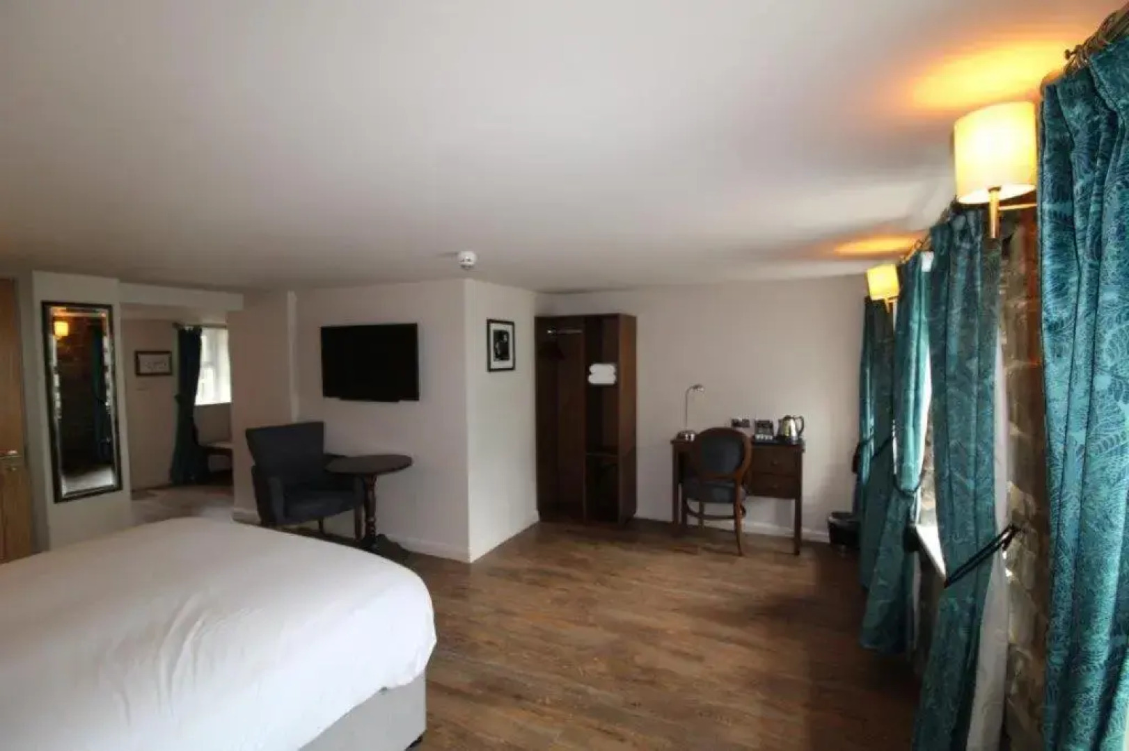 Rooms @ the Dolau Inn (Adults Only)