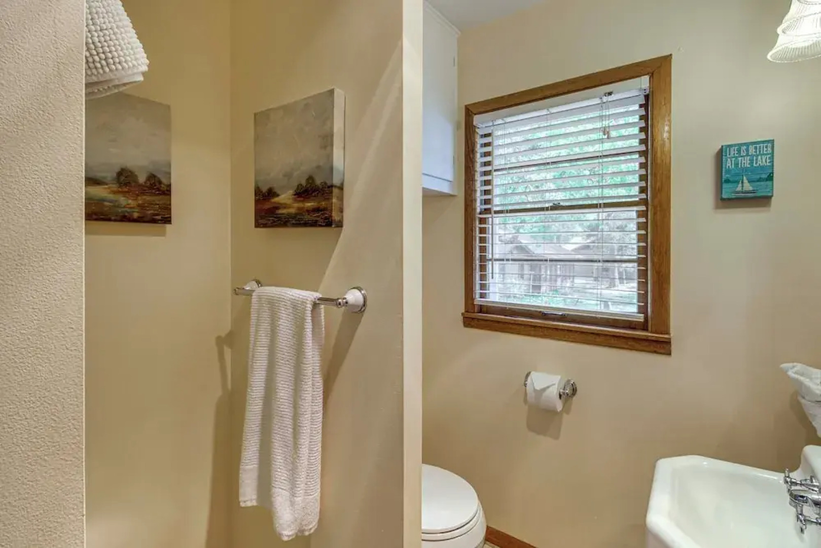 Family Retreat on Cross Lake: Boat, Swim & Relax!