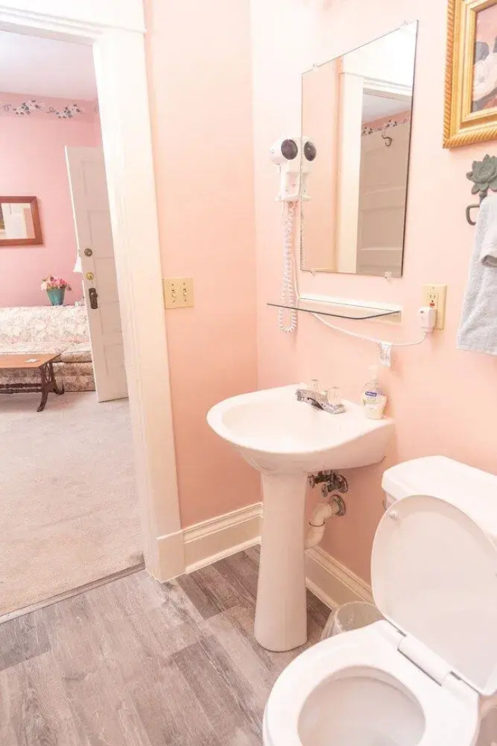 Red Rose Inn Bed & Breakfast