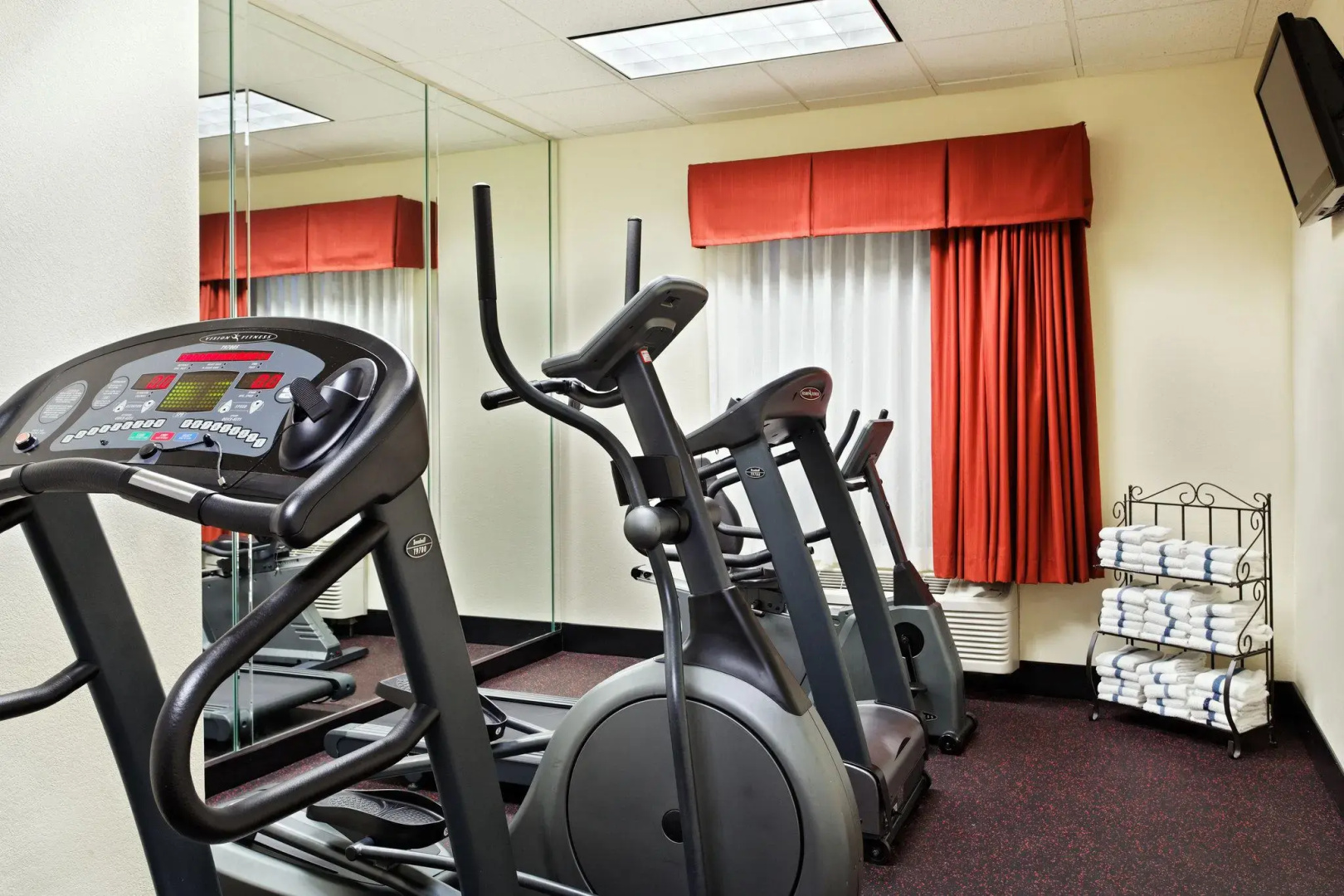 Holiday Inn Express & Suites Knoxville-North-I-75 Exit 112 by IHG