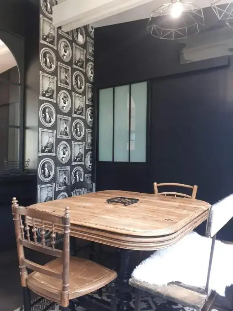 Chez Mr Léon et Mme Léontine