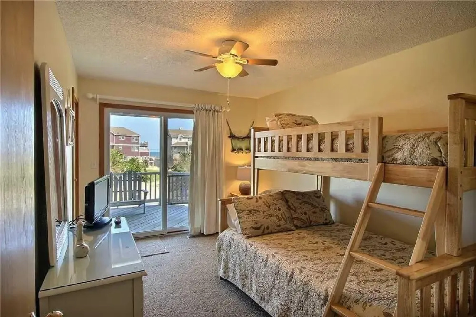 Surfs Inn #35 5 6 Br Home