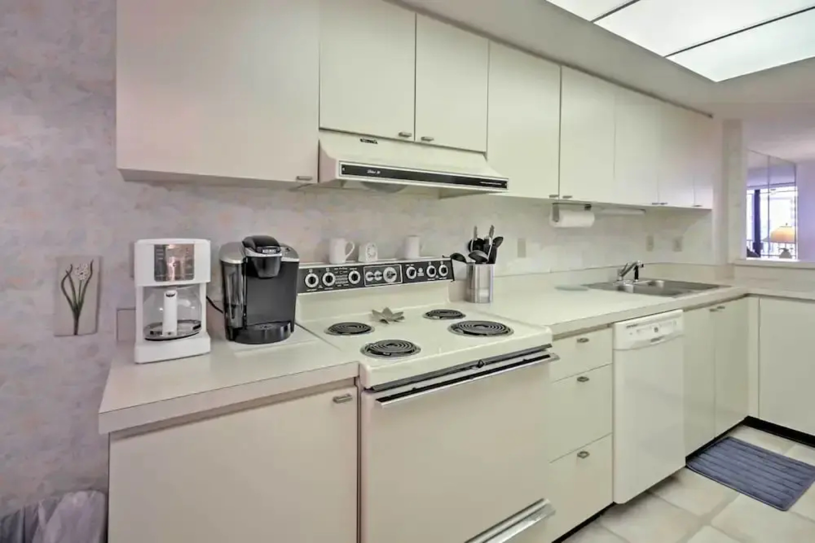 Beachfront Sarasota Resort Condo: Siesta Key View!