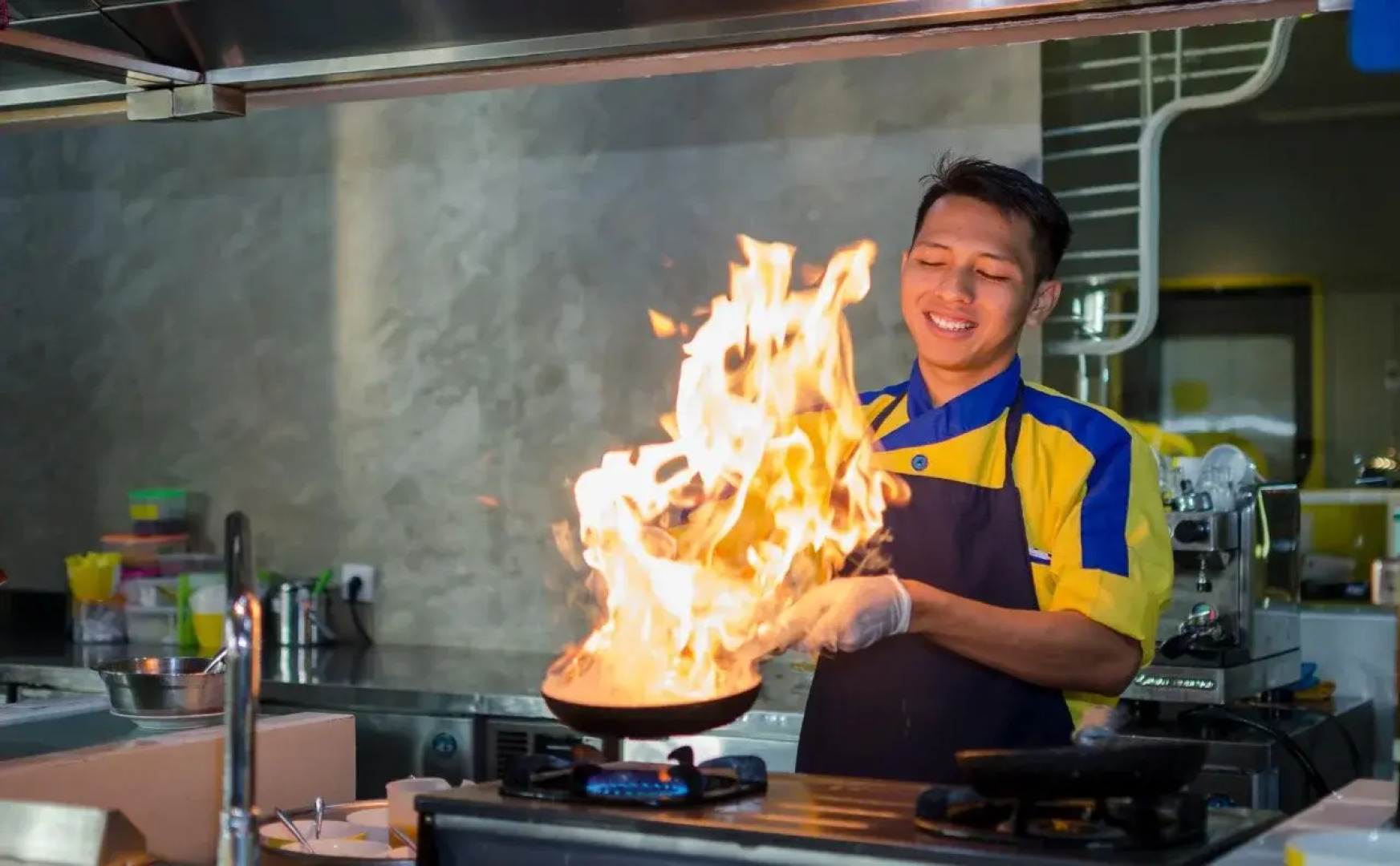 YELLO Hotel Jemursari Surabaya