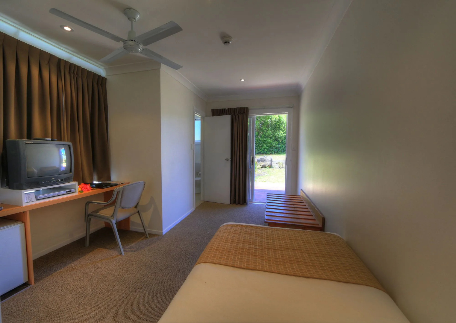 Paradise Hotel And Resort