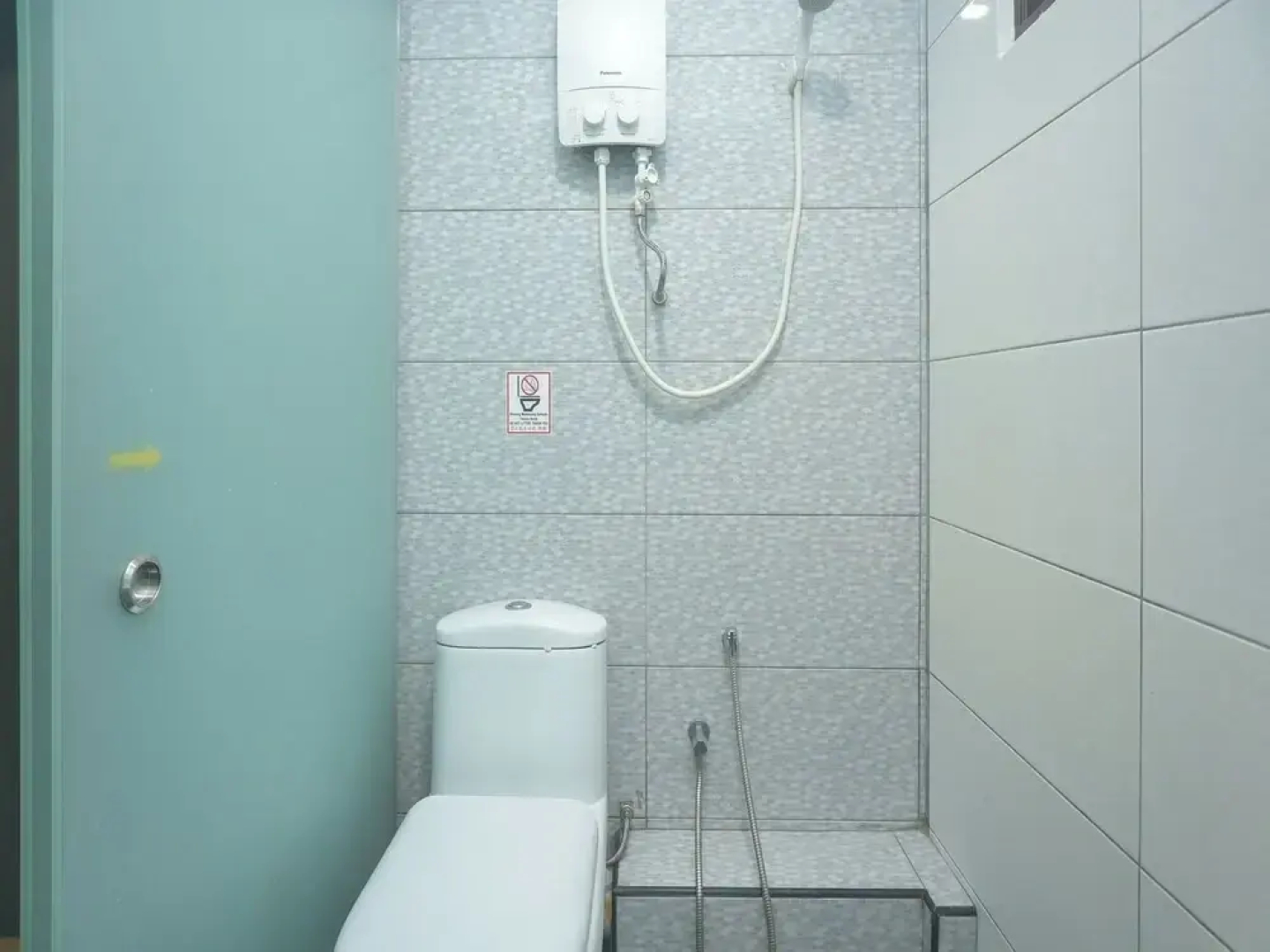 Oyo 44052 Seven Hotel