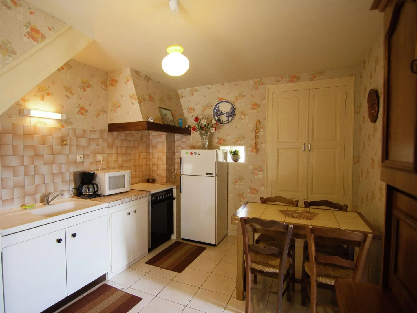 Tasteful Cottage in Roziers With Terrace,garden,bbq, Parking