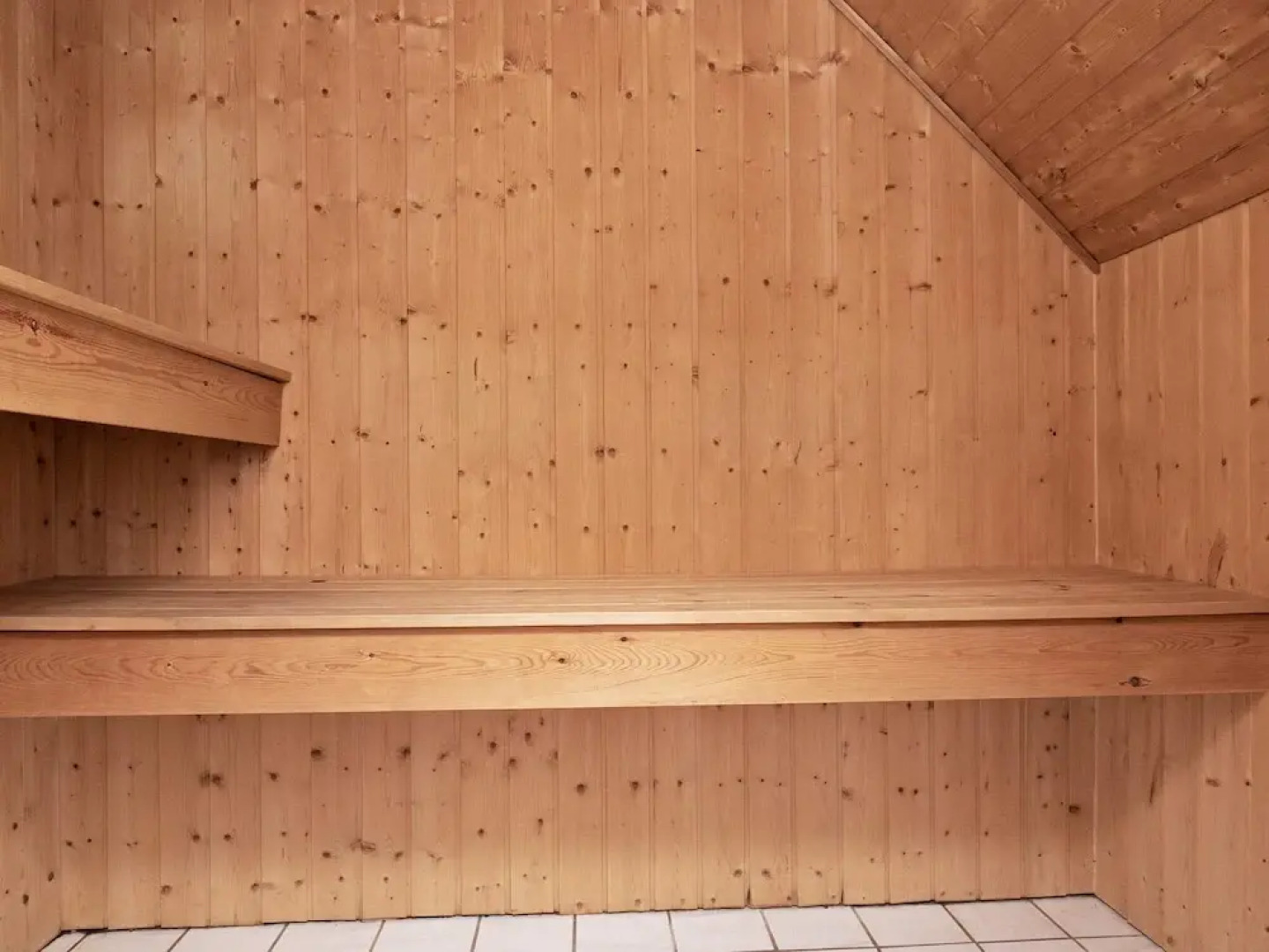 Spacious Cottage in Ulfborg With Indoor Pool