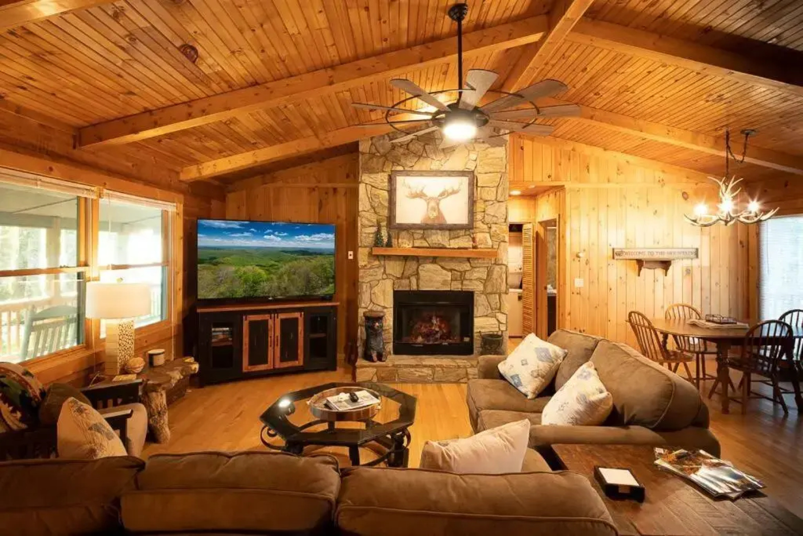 Cozy ‘Grey Fox’ Cabin Between Boone & Blowing Rock