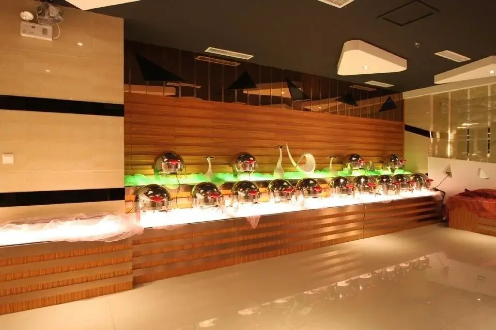 Urumqi City Langcheng Hotel