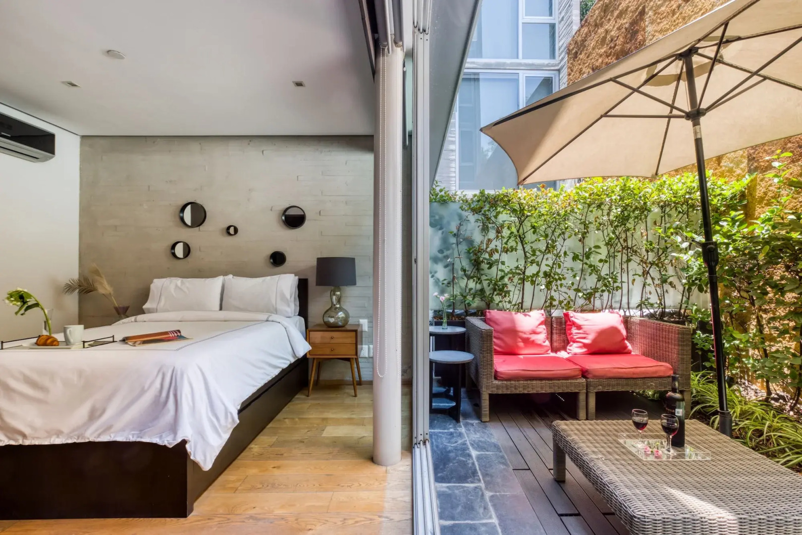 AR 218 Hotel by ULIV