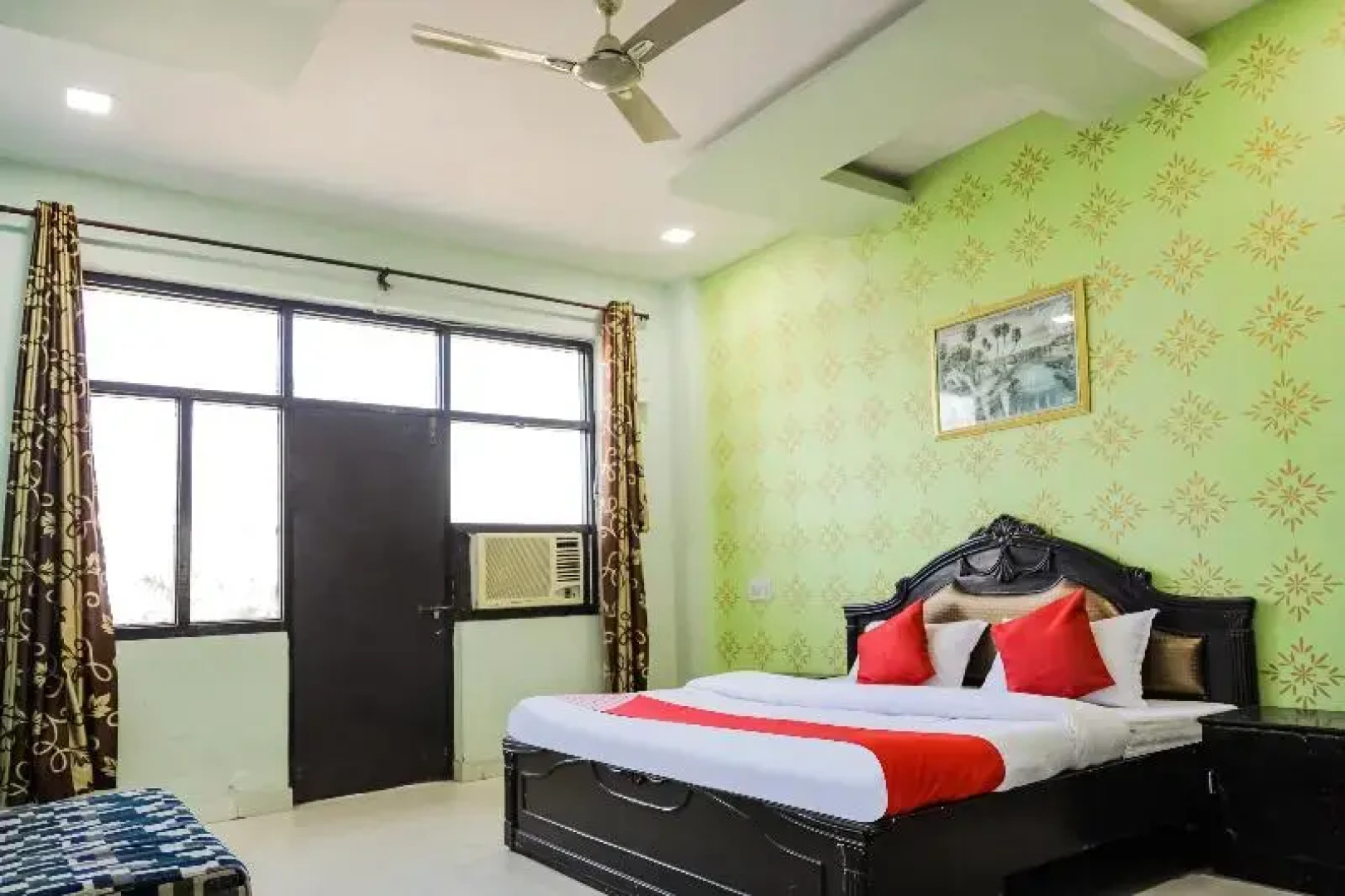 OYO 67599 Shree Govindam