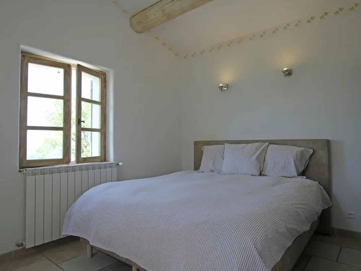 Beautiful, Renovated Bastide With Private Pool and Panoramic Views, 3km From Apt