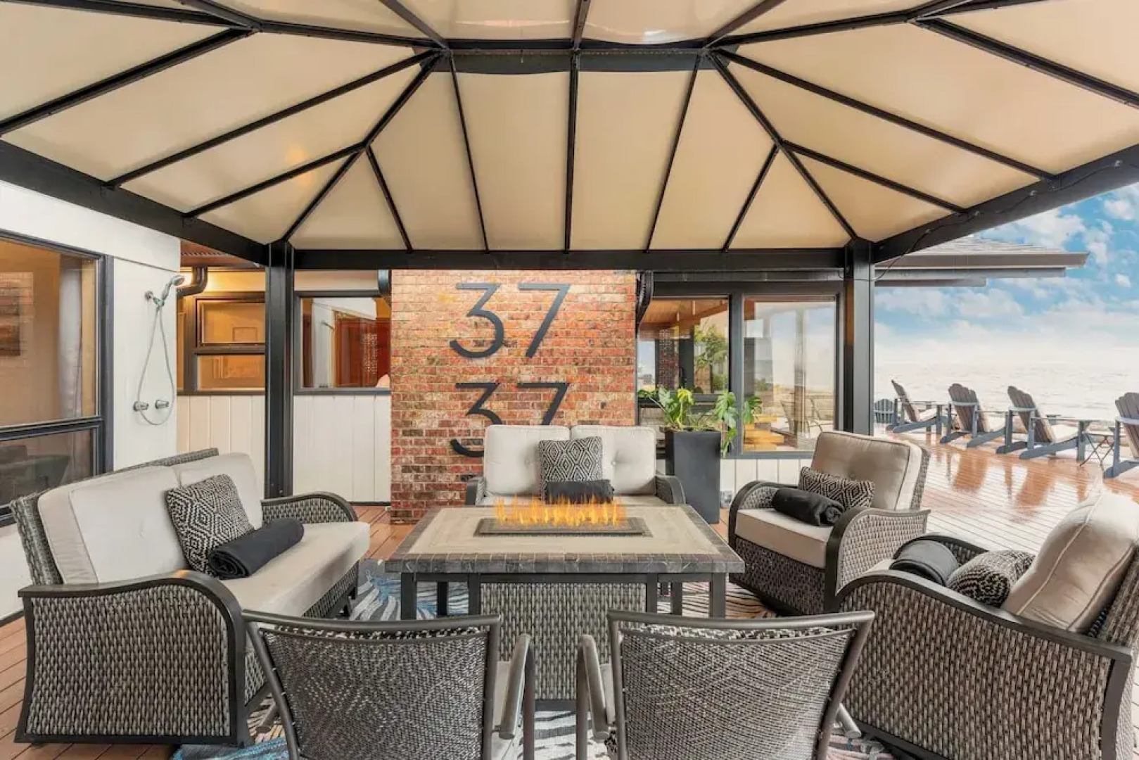 Oceanfront w/ Game Room, Fire Pit, Panoramic Views Angels Landing by Avantstay