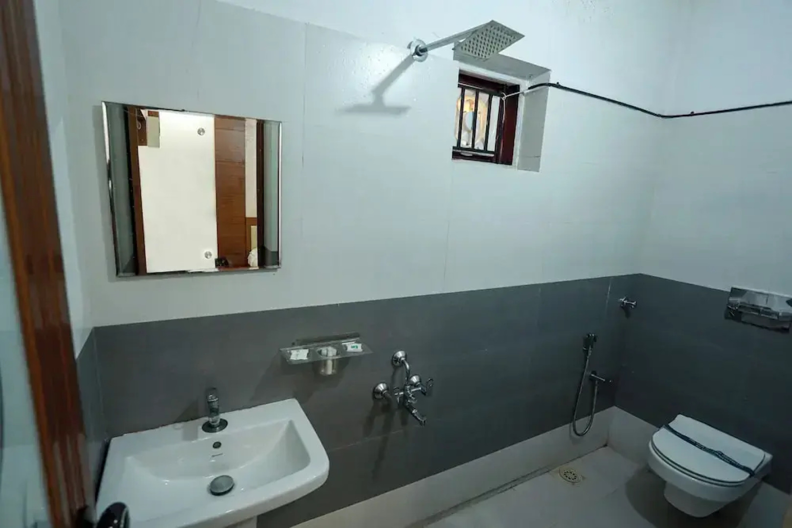 Gateway Airport Hotel