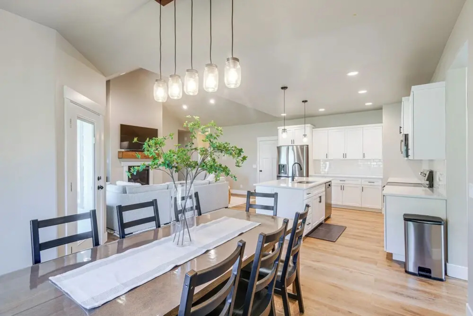 1 Mi to Pools: Chic Lava Hot Springs Home